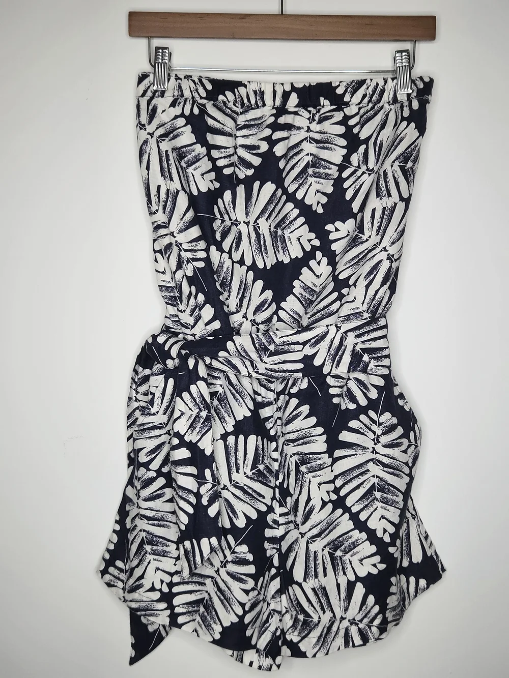 Banana Republic 100% Linen Navy and White Leaf Print Strapless Romper Size 8